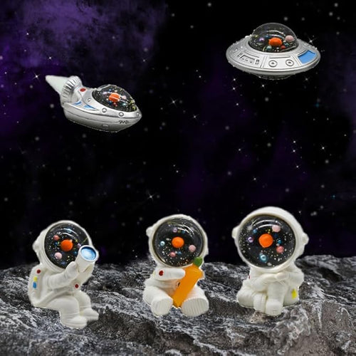 11 Miniature Astronaut and Rocket Statues, Miniature Astronaut and UFO Toy Set, Resin Astronaut Decoration, Cake Decoration, Home Decoration, Office Desktop