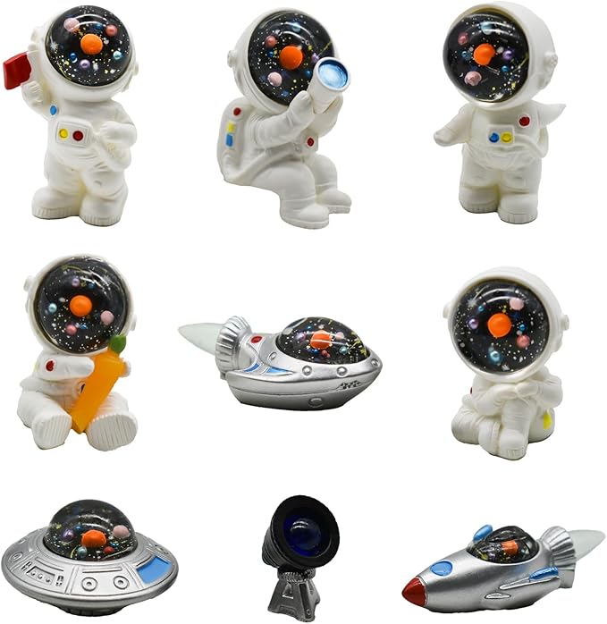 11 Miniature Astronaut and Rocket Statues, Miniature Astronaut and UFO Toy Set, Resin Astronaut Decoration, Cake Decoration, Home Decoration, Office Desktop