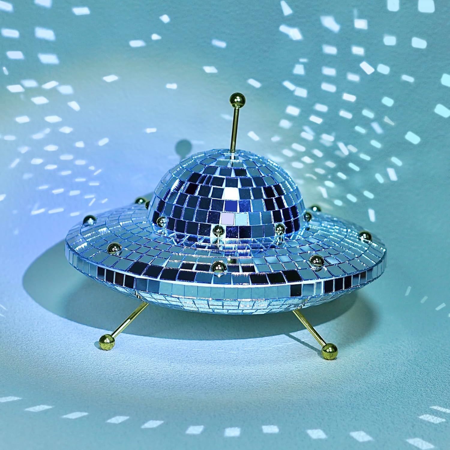 UFO Disco Ball, Silver Disco Ball Decoration, Disco Spaceship Retro Reflective Decorative Mirror Decoration, Suitable for Home, Parties, Gardens, Handmade Gifts (8 * 6 inches)